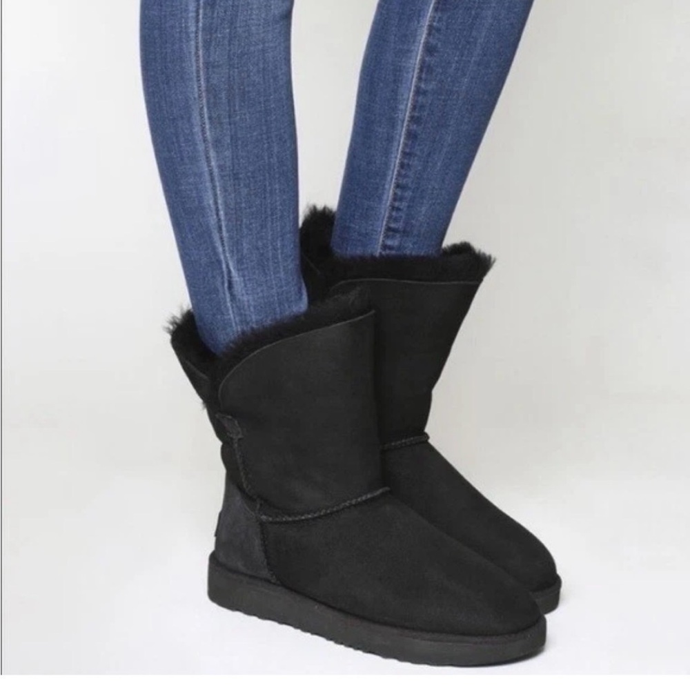 UGG Classic Short Bailey Button Black Winter Boots